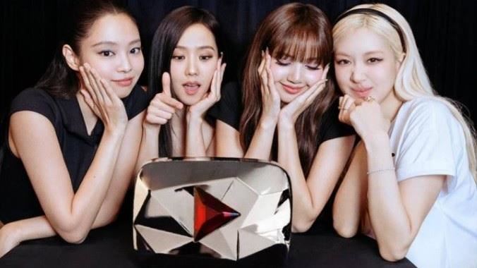 BLACKPINK破億訂閱　紅鑽石獎牌到手