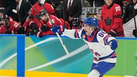 美國隊休斯（Jack Hughes）為球隊射進致勝球。（圖／美聯社／達志影像）