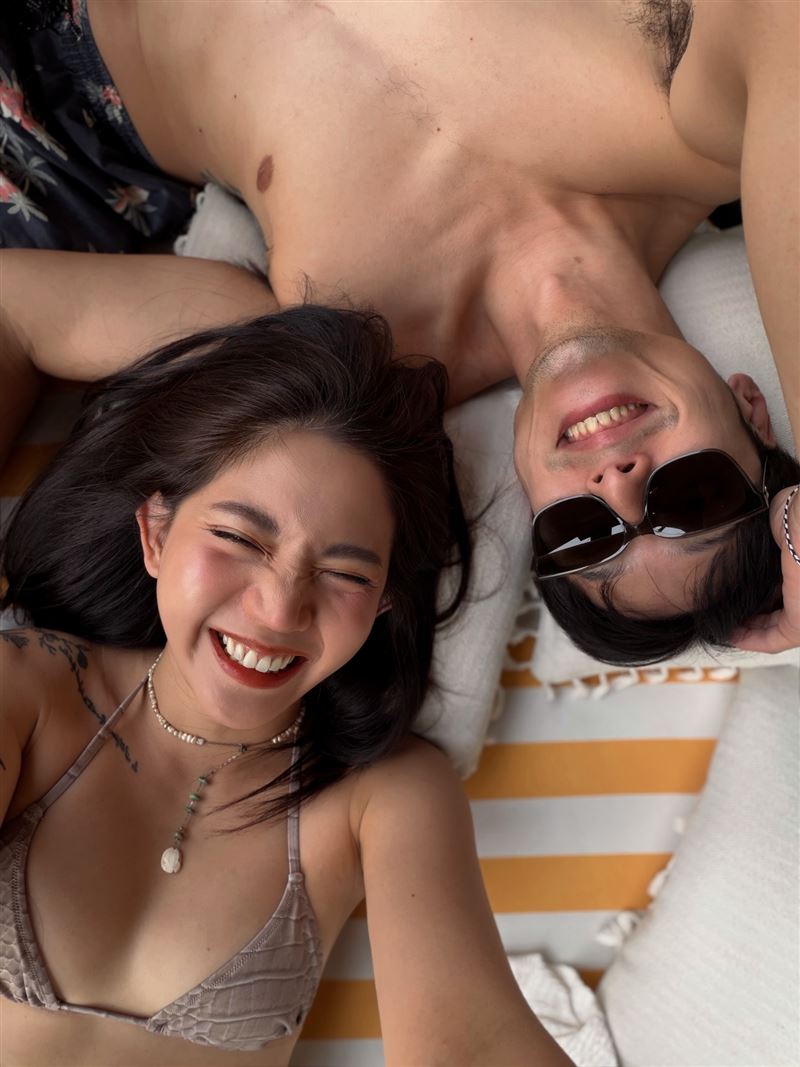 陳艾琳與老公放閃甜度爆表。（圖／翻攝自陳艾琳臉書）