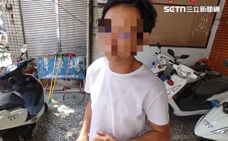 劉姓男子坦承喝酒後想摸狗卻被咬，一時暴怒動手摔狗，對自己行為感到抱歉。(圖／翻攝畫面)