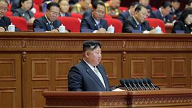 北韓勞動黨在22日舉行的黨代表大會上，金正恩不意外地再度被選為總書記。（圖／翻攝自勞動新聞官網）