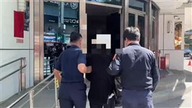 台北車站,持刀,監視器,長刀,林口,水果刀。（圖／翻攝畫面）