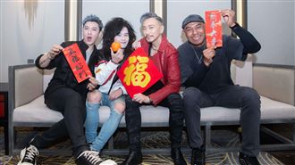 信樂團成員西班牙被認出　爽喊：超有面子