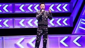 由金曲歌王庾澄慶主持的哈！真相大白了迎來年後全新一季，節目全面改版升級。（圖／公視提供）