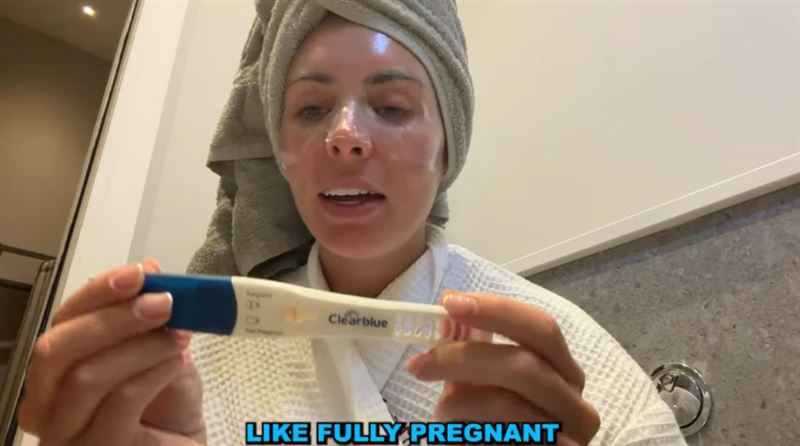 邦妮發現自己懷孕了。（圖／翻攝自Bonnie Blue IG、YouTube）