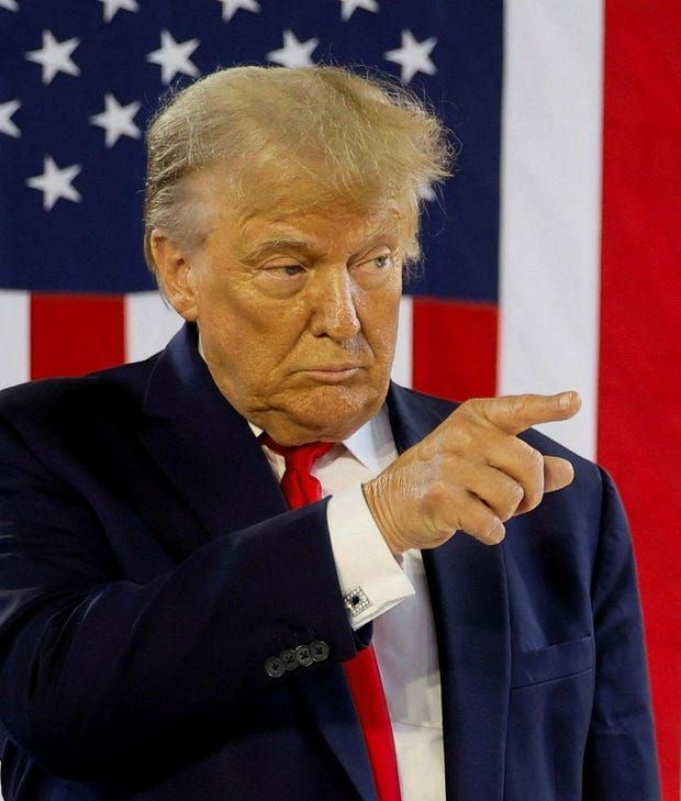 川普曾說要跟鱷魚做朋友！心理諮商師顏原達爆：川普自己根本就是鱷魚，會把弱小的鱷魚做成鱷魚包、鱷魚鞋。全世界正嚴陣以待。（圖／翻攝自IG @realdonaldtrump）