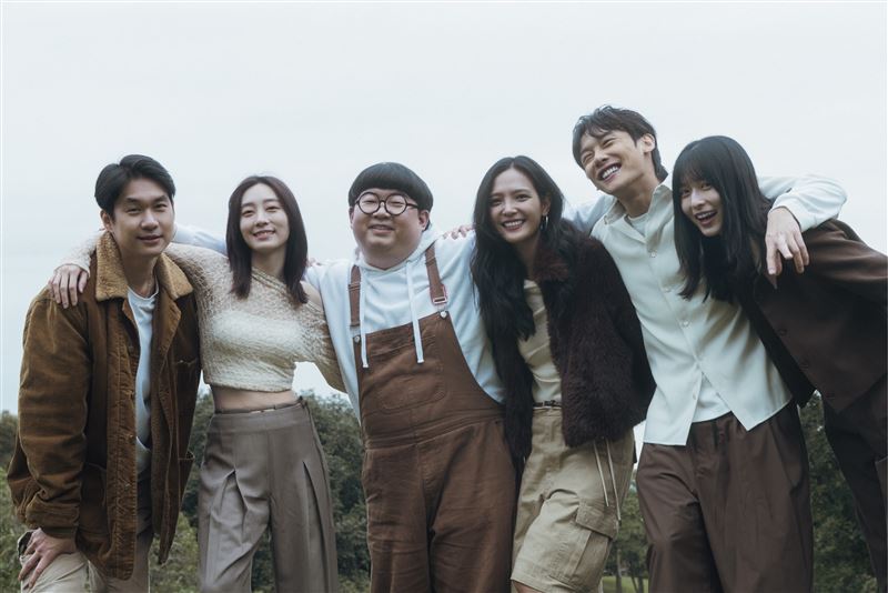 （左起）武廣君、席惟倫、陳彥佐、吳子霏、蕭鴻、晨亦甯。（圖／好事娛樂提供）