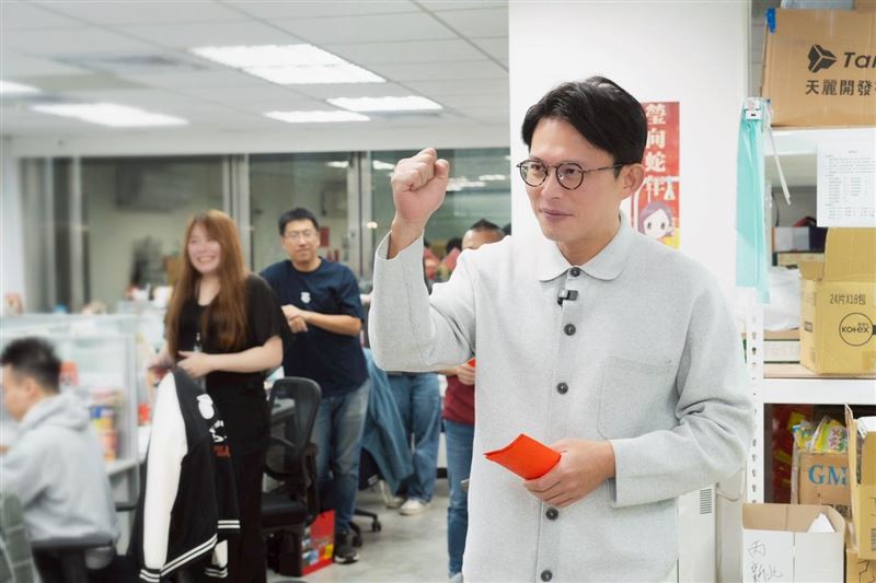 黃國昌鬆口「不排除加入李四川團隊」。（圖／黃國昌臉書）