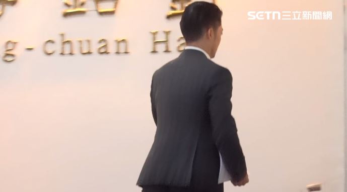 對於賈永婕嗆蔣中正繼續罰坐吧，蔣萬安並未回應（圖／翻攝畫面）