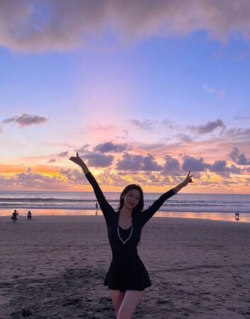 李雅英的度假美照吸引萬人按讚。(圖/翻攝自IG @yyyoungggggg)