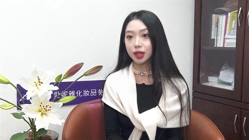 愛妮雅集團總裁特助陳子瑜形容徐以穎，是少數兼具銷售與管理能力的人才。（圖／記者葉凌凡攝）