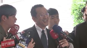 顧立雄聽到鄭麗文說要和美方溝通軍購，無奈笑了出來（圖／翻攝畫面）