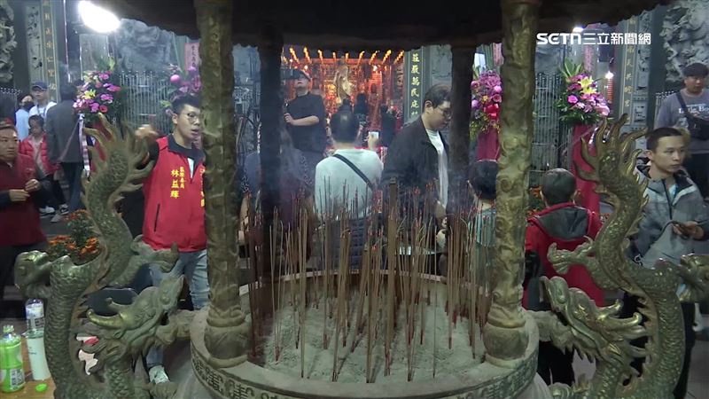 土城永福岩清水祖師廟香火鼎盛