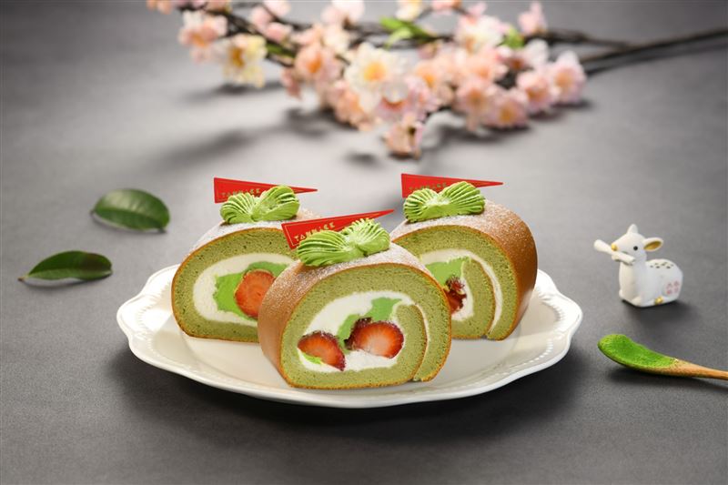 天作之合的風味，亞尼克新品宇治抹茶鮮莓生乳捲切片，售價175元。（圖／品牌業者提供）
