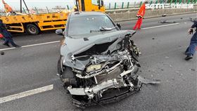 國道,緩撞車,車禍,追撞,賓士,台中,國3,龍井（圖／翻攝畫面）