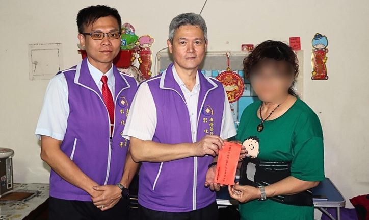 法務部行政執行署彰化分署伸援手，助母子3人度過難關。（圖／法務部行政執行署彰化分署提供）