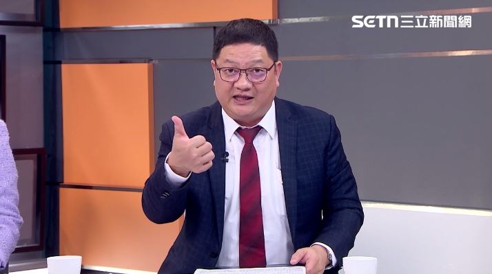 財經專家邱敏寬在「三立新聞」政論節目《前進新台灣》評論軍購。（圖／翻攝畫面）