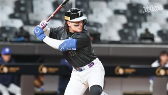 張育成炸台灣練習賽首轟。（圖／中華職棒提供） 