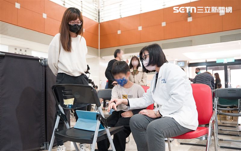 育兒不孤單！成大醫院推「育兒成」數位平台，跨領域聯手守護0-6歲童。（圖／成大醫院提供）