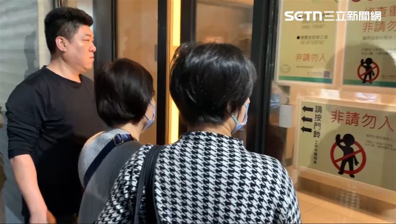 雇主前往協助檢警釐清案情。（圖／翻攝畫面）