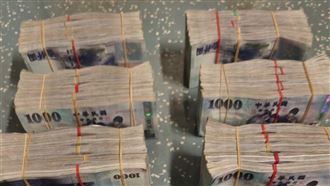 越南移工搭火車掉400萬　檢查出地下匯兌