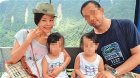 與王丕仁（右一）的婚姻生下一子與一對雙胞胎女兒，彭佳慧（左一）當時常在社群平台分享家庭溫馨時刻。（翻攝自彭佳慧臉書）