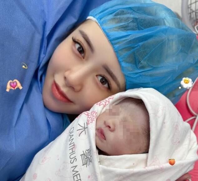 饅頭媽與四寶女兒同框。（圖／翻攝自IG）