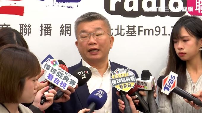 蔡其昌接受媒體聯訪,提醒東京巨蛋有國旗大小規定(圖/翻攝畫面)