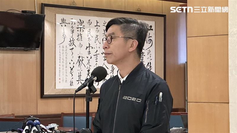 韓國瑜提紙刑!鍾佳濱:要藍白別狼狽為奸