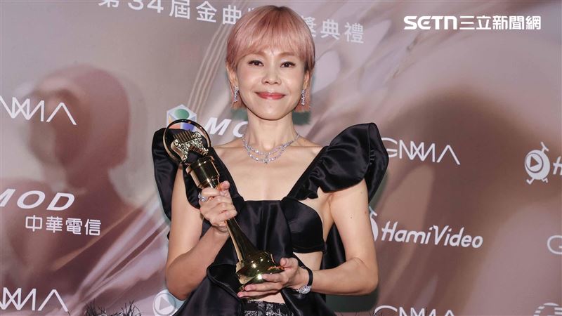 彭佳慧鬧翻前經紀人!最新回應內幕全說了