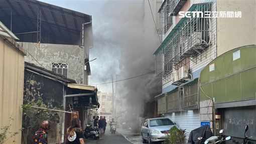 行動電源充電爆炸火燒厝！住戶嚇到躲頂樓