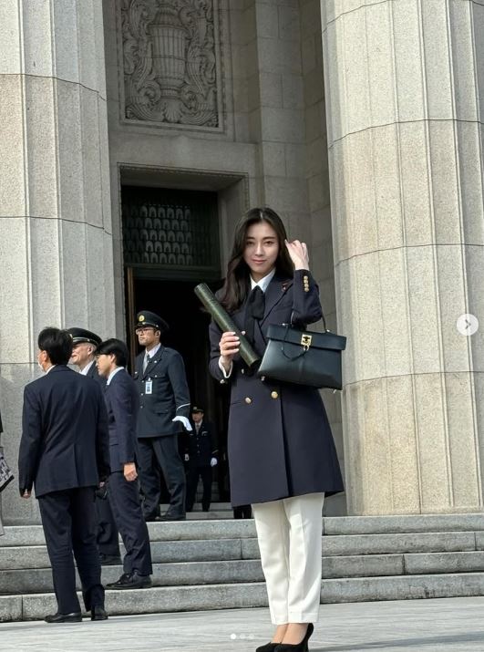 日本自民黨王祖賢是她！齊藤里惠從銀座筆談女公關到國會殿堂的真實勵志故事，震撼全網。（圖／翻攝自IG @rie230624）