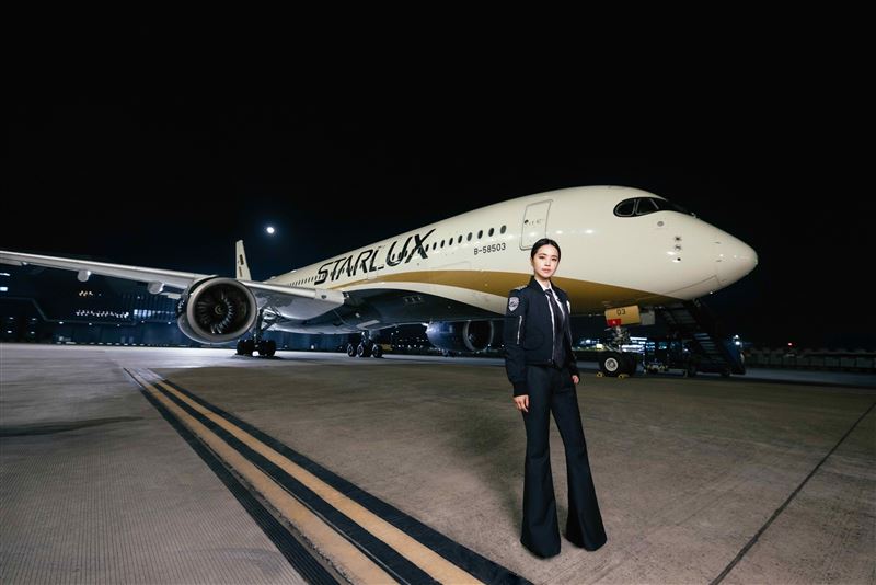 蔡依林穿機長制服合作星宇航空，飛布拉格拍攝MV。（圖／凌時差、星宇航空提供）