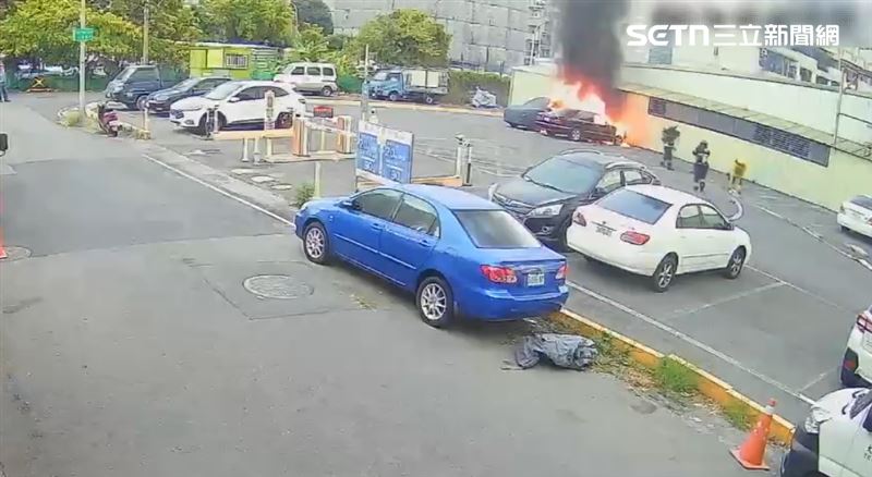 未料這次發動，就要與車子訣別。（圖／翻攝畫面）