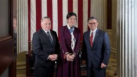 共和黨籍的眾議院議長強生（Mike Johnson）邀請了香港民主派指標人物、前壹傳媒創辦人黎智英的女兒黎采（Claire Lai）作為川普國情咨文演說的來（圖／翻攝自X平台#FreeJimmyLai帳號）賓。