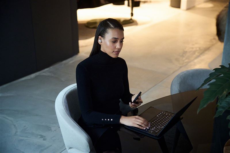 WF-1000XM6搭載新一代優異的處理器支援更穩定的連線表現，且支援LE Audio可提供低延遲音訊表現。（圖／台灣索尼提供）