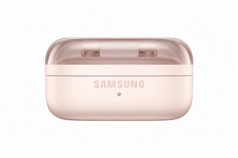 Galaxy Buds4 Pro粉霧金款開蓋實機圖曝光，耳機本體與充電盒採一致色系設計，主打質感外型與日常配戴風格。（圖／三星samsung提供）