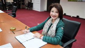 林楚茵大酸，這麼怕台積電被偷走，那藍委們股票賣了嗎？（圖／翻攝自林楚茵臉書）