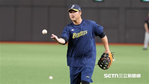 陳俊秀赴日訓練　曝山川穗高連球棒都不同