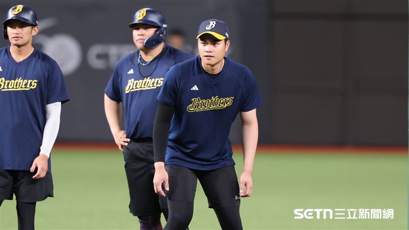 台日棒球交流賽，中信兄弟外野手宋晟睿賽前練習。（圖／記者劉彥池攝影）