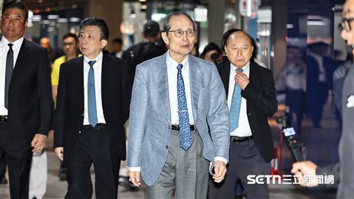 王貞治重回大巨蛋　賽前勉勵軟銀兄弟球員