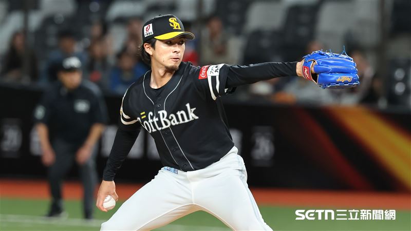 台日棒球交流賽，軟銀鷹先發投手上澤直之。（圖／記者劉彥池攝影）