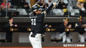 台日棒球國際交流賽，軟銀鷹左外野手正木智也炸裂3分砲。（圖／記者劉彥池攝影）
