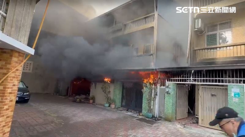 新/民宅奪命惡火!婦倒臥樓梯間…已死亡