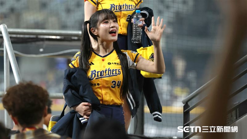 獨/父喪後首應援 邊荷律:球迷給我力量