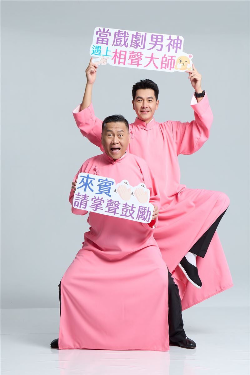 王傳一為首演挑戰「萬言脫口秀」進行魔鬼特訓。（圖／嚞娛樂提供）