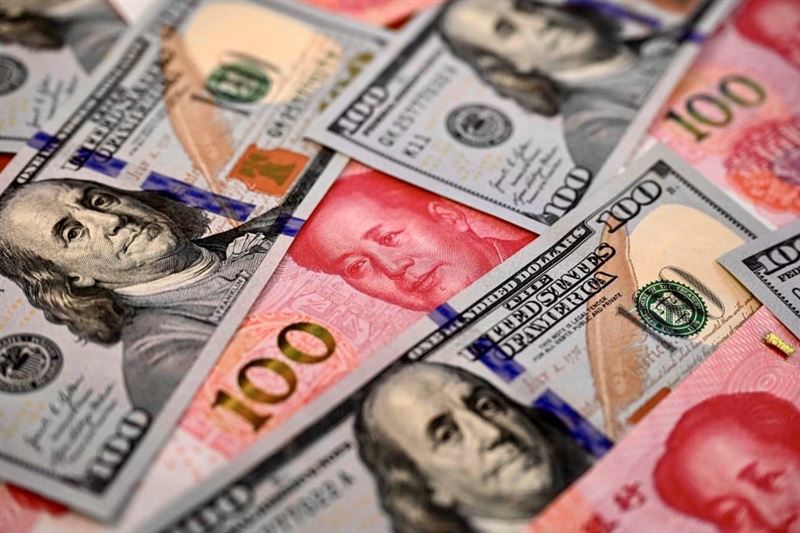 中國央行的美元外匯儲備未明顯增加，但美國研究員刊文警告別被表現欺騙，中國並未「去美元化」，反倒是狂掃美元，將之搬進國有銀行的「倉庫」。（圖／翻攝自X平台 @BienPerez）