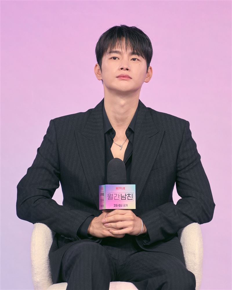 徐仁國和Jisoo搭檔主演《訂閱男友》。（圖／Netflix提供）