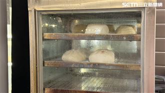 台大醫院美食街買包子　內餡竟藏超長塑膠