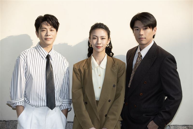 韋禮安（左起）新歌MV邀請馬士媛、柯煒林合作。（圖／索尼音樂提供）